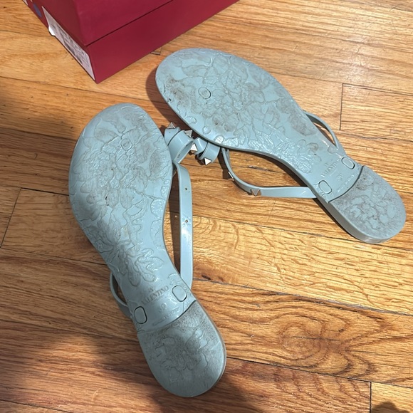 Valentino rock stud flip flops - Picture 3 of 3